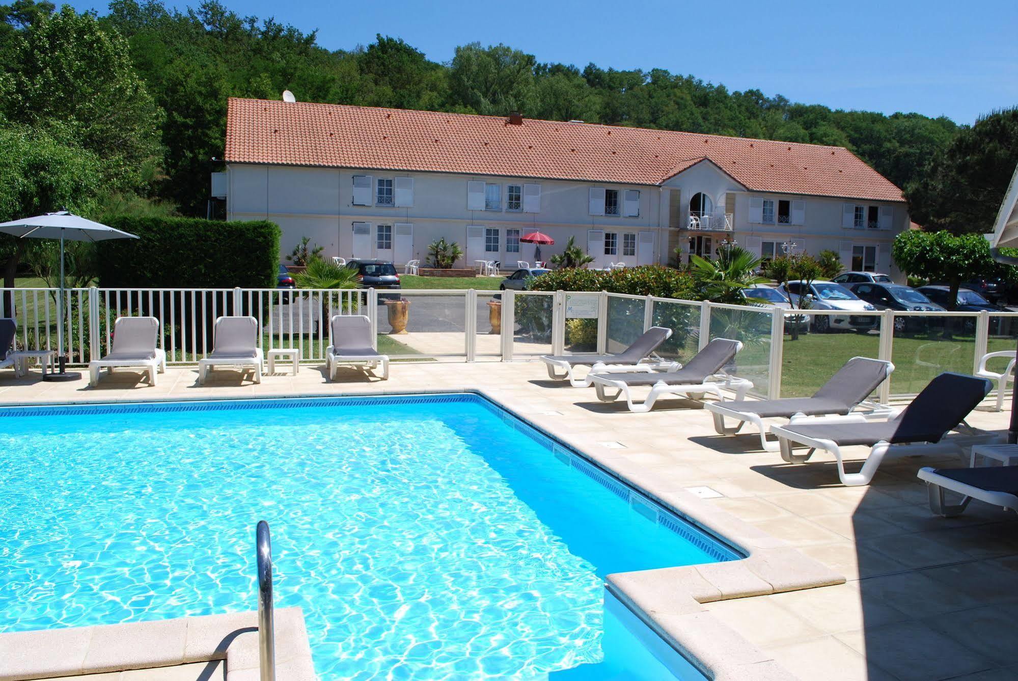Hotel Le Relais Des Champs Eugenie-les-Bains Exterior photo