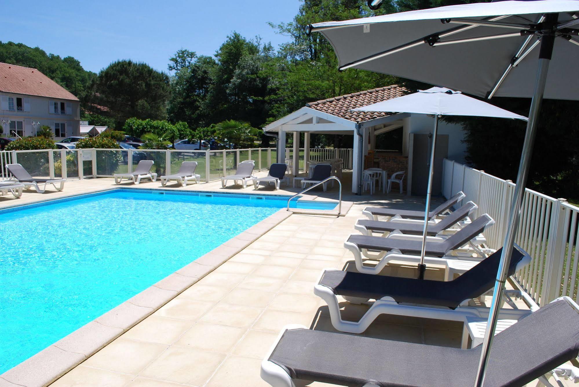 Hotel Le Relais Des Champs Eugenie-les-Bains Exterior photo